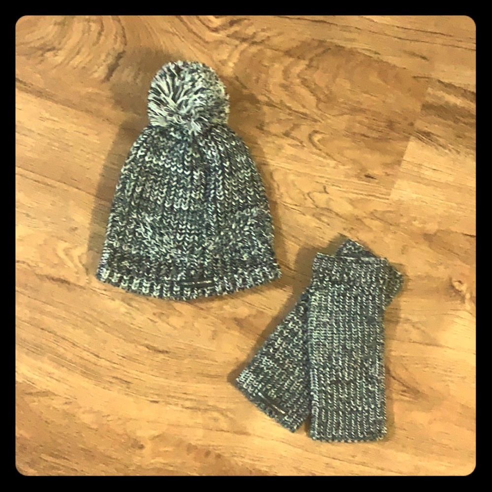 Rebecca Minkoff Hat and Arm Warmer set